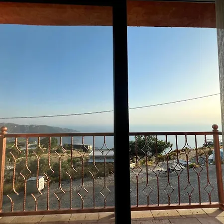 Elm فندق مبيت وإفطار *