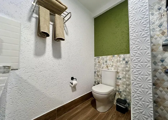 Elm לינה וארוחת בוקר 3*